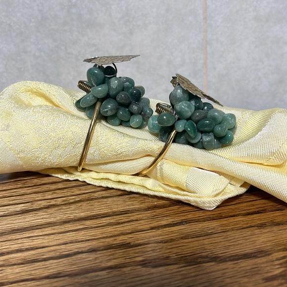 Set of 12 natural stone and brass grape cluster napkin rings mcm boho - Picture 4 of 16